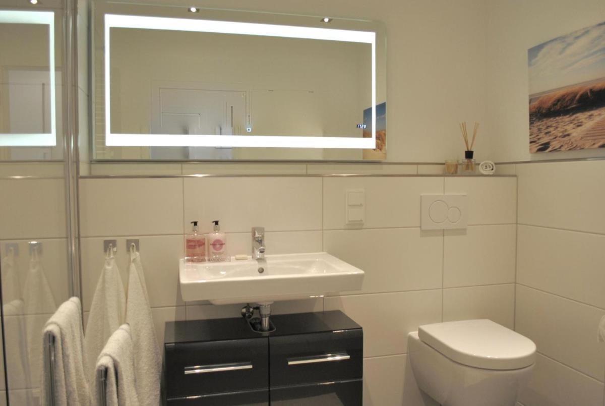 The White Pearl Inkl Waesche Set Appartement Heiligenhafen Buitenkant foto